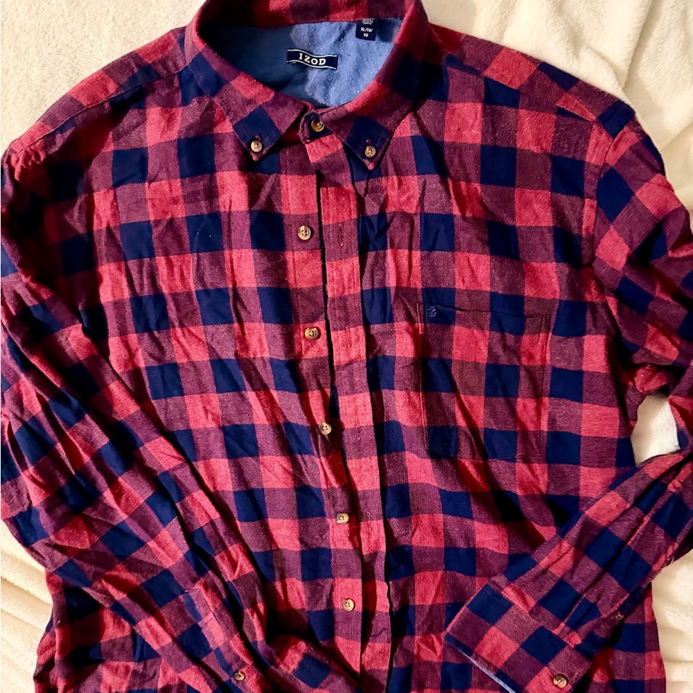 Izod Men's Flannel Burgundy & Navy shirt!